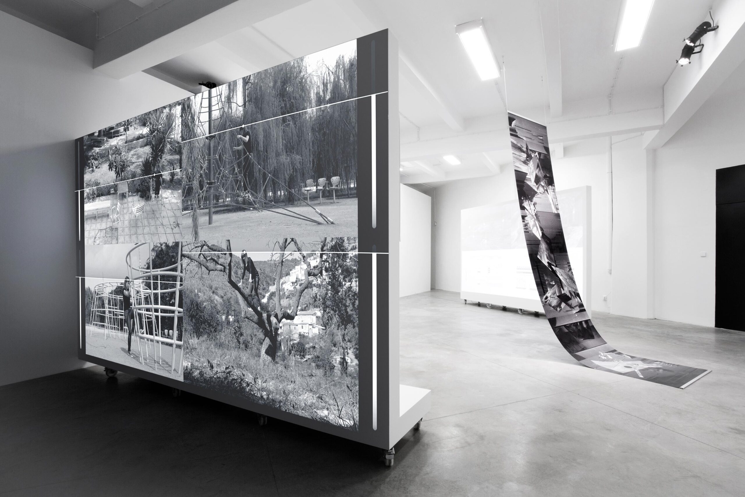 The same horizon repeated at every moment of the walk Ewa Doroszenko and Jacek Doroszenko