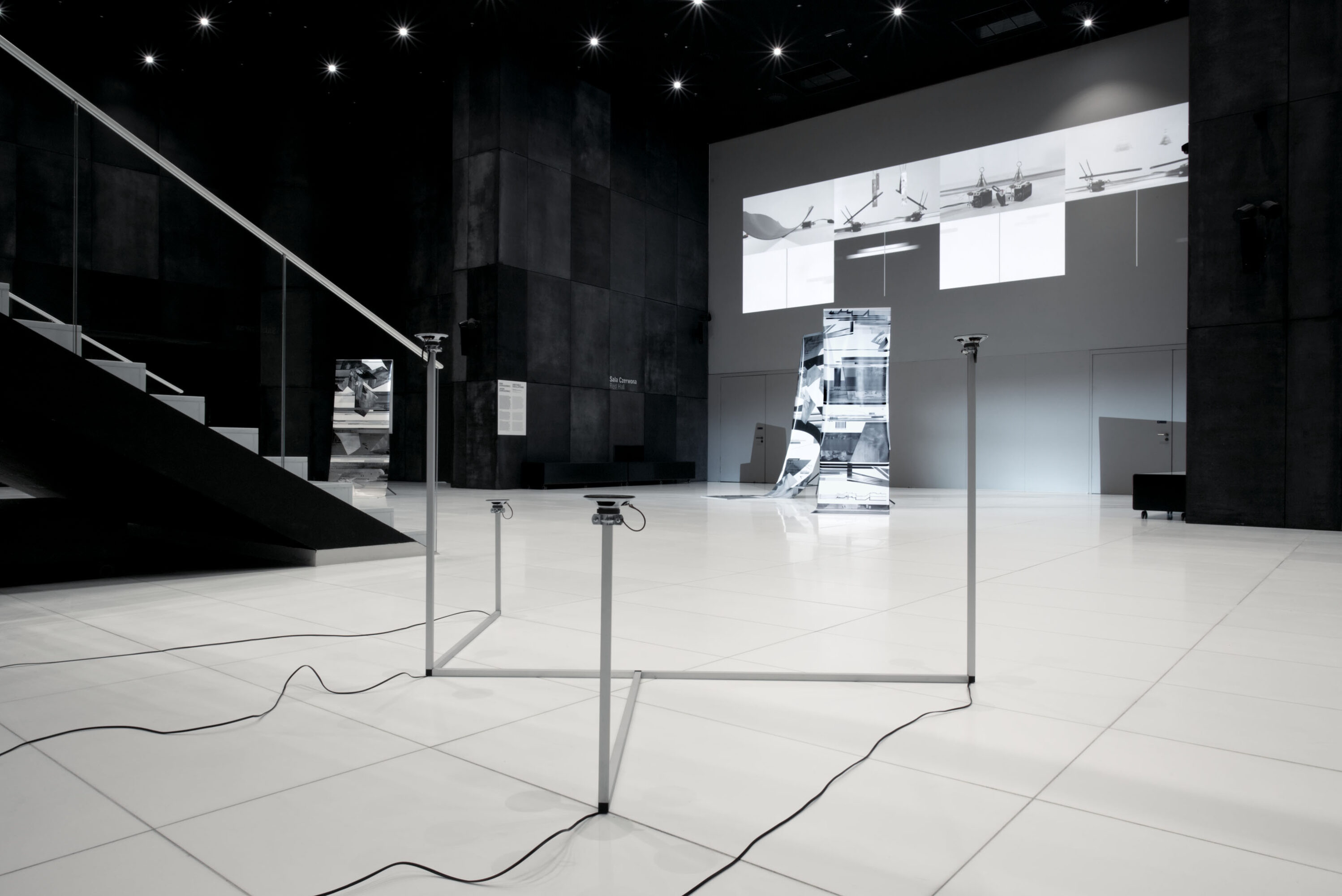 Unstable Oscillations – Ewa Doroszenko and Jacek Doroszenko audiovisual exhibition 02