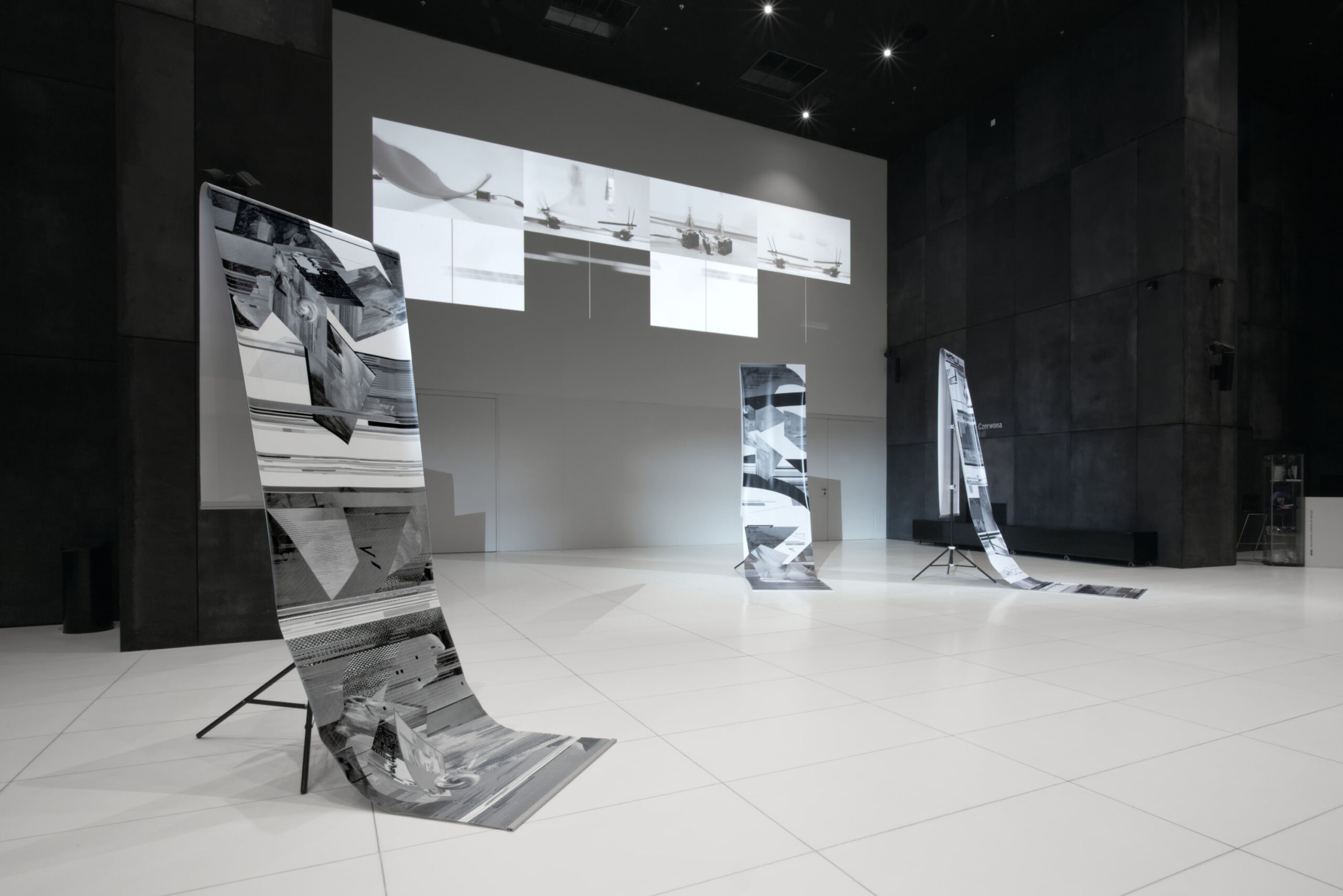 Unstable Oscillations – Ewa Doroszenko and Jacek Doroszenko audiovisual exhibition 04